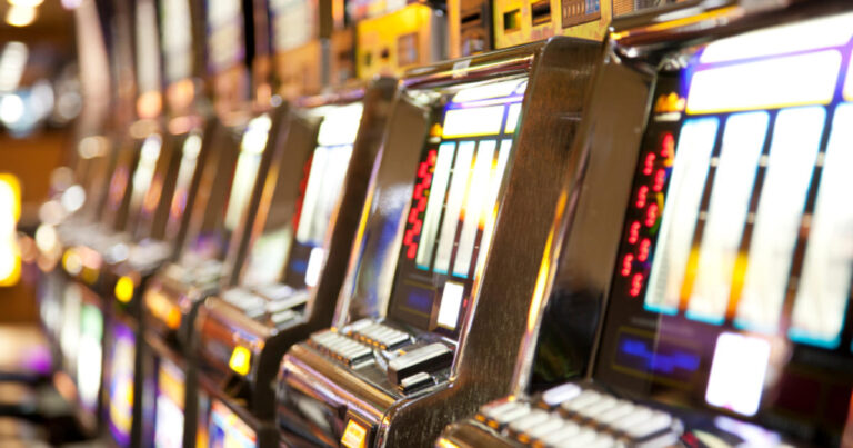Menjadi Pemain Slot Online yang Cerdas: Pelajari Tips dan Trik Terbaik